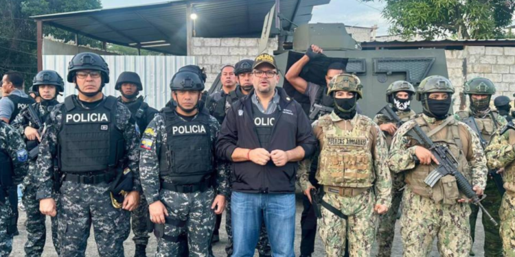 Mega operativo en Nueva Prosperina deja nueve detenidos y 260 casas allanadas