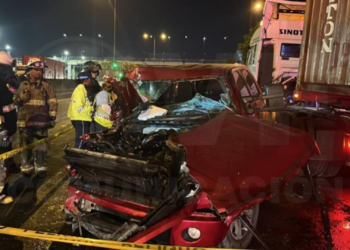 Fatal choque en la vía Perimetral deja un muerto y un herido