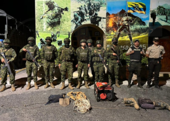 Las FF. AA. intensifican operaciones contra la minería ilegal 