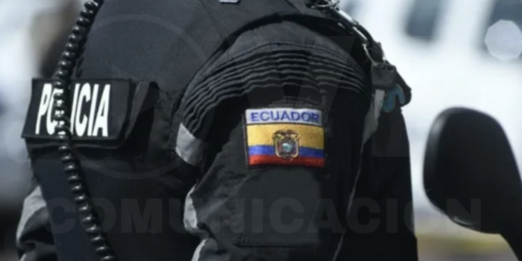 Sargento y supuesta abogada son acusados por concusión en Cayambe