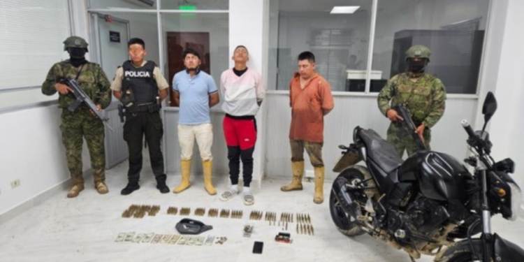 Tres aprehendidos durante operación militar Camex en Gualaquiza