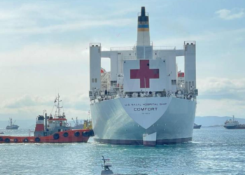 El buque hospital de la Armada de Estados Unidos llega a Manta para atender a pacientes