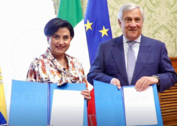 Italia y Ecuador firman un acuerdo migratorio para impulsar la movilidad legal