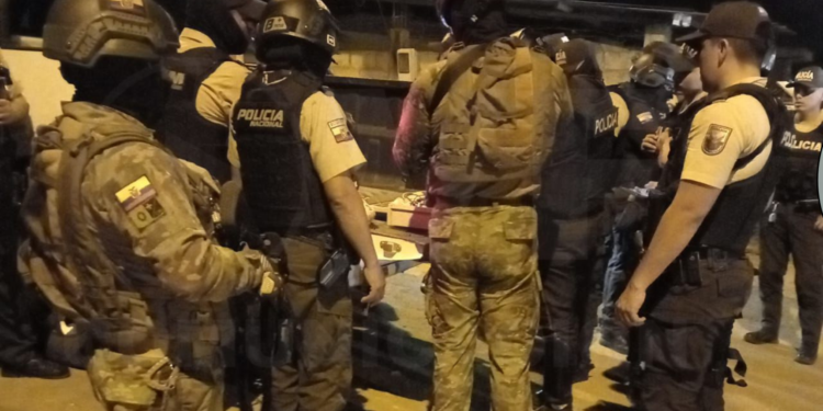Bloque de Seguridad decomisa droga y motos en Machala
