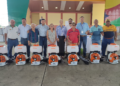 MAG entrega 177 bombas nebulizadoras a productores de plátano de Manabí