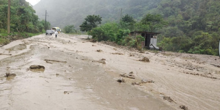 Vía Baeza-Papallacta sigue cerrada por derrumbes ocasionados por las lluvias