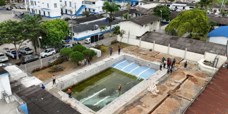 Prefectura reacondicionará área de piscina en el Comando de la Policía