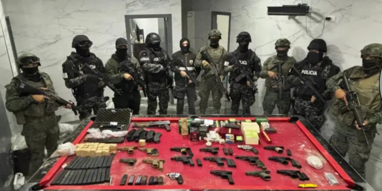 Hallan caleta con dinero, armas y joyas en casa donde capturaron a alias Fito