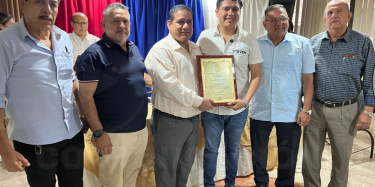 Choferes del Ecuador rindieron homenaje al Asambleísta Steven Ordóñez por su firme defensa al sector transportista