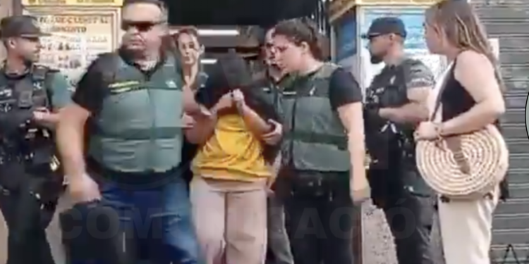 Ecuatoriana acusada de asesinar y botar al basurero a su bebé en Madrid, España