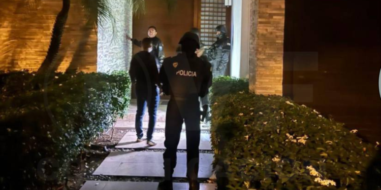 Fiscalía allana inmuebles en Guayas y El Oro por investigación ligada a Triple A
